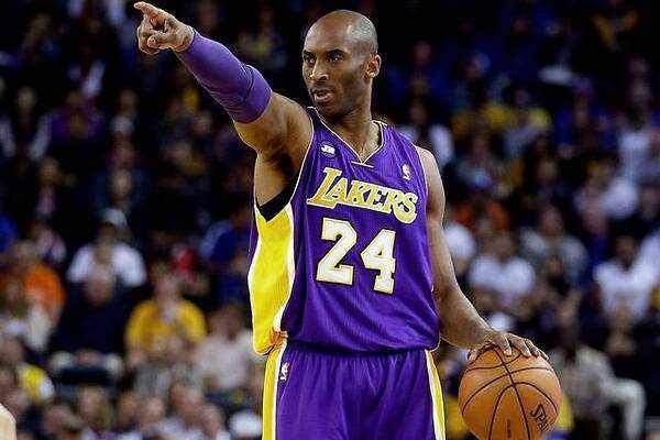 球迷主场悼念科比 球迷主场悼念科比的有谁？