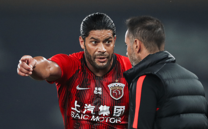 中超背锅！国足队长街边跑步，高拉特沦为巴甲替补，艾克森踢巴乙