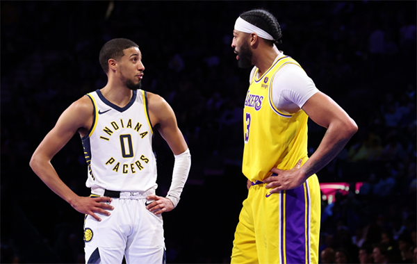 浓眉41+20狂刷纪录！竞争MVP输给詹姆斯 获詹皇盛赞犹如奥尼尔附体