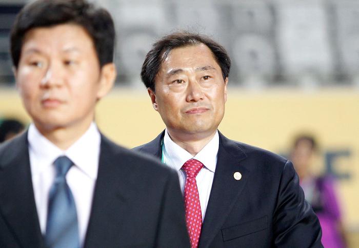 官宣！前足协副主席被查，曾斥鲁能“不玩就走”，涉事裁判为马宁