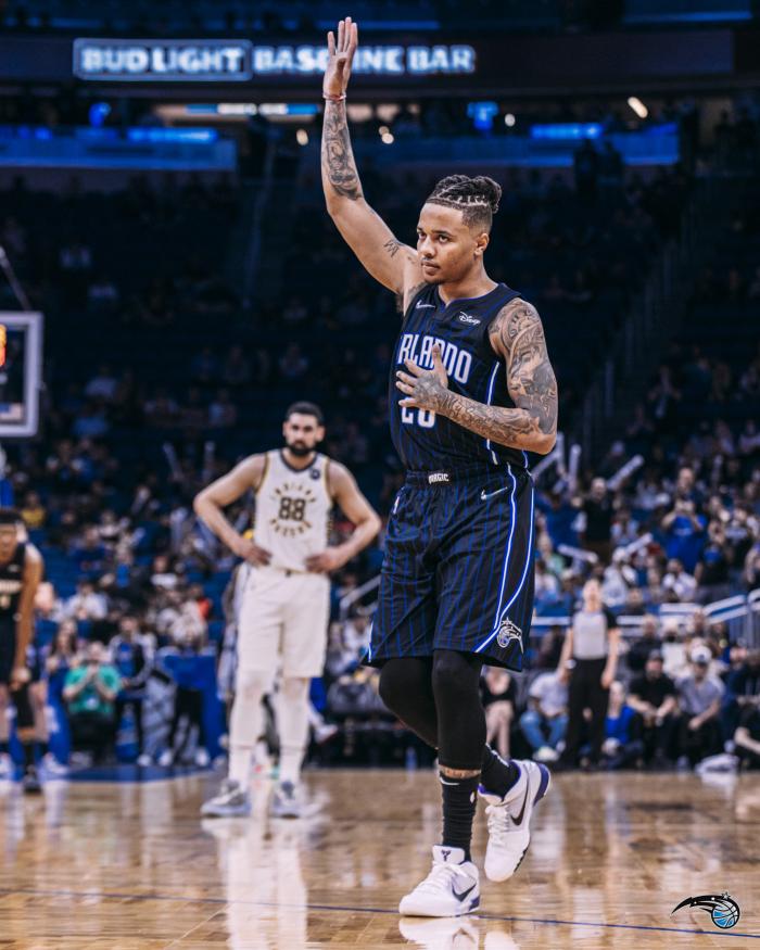 时隔418天回归首秀！状元富尔茨复出10+6点燃全场，弯腰扶膝喘粗气