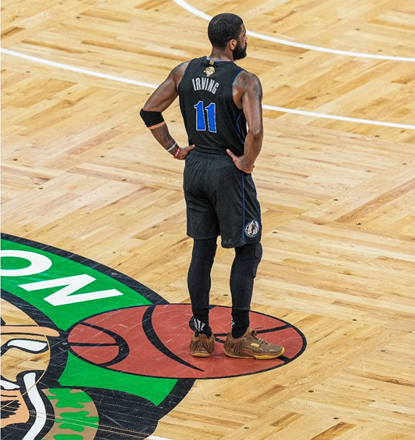 欧文新头像引轩然大波：站绿军 logo 上的独行侠 11 号，复仇意味浓？