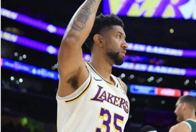 6中1！湖人高塔沦为提款机，遭字母利拉德轮番羞辱，恐跌出轮换