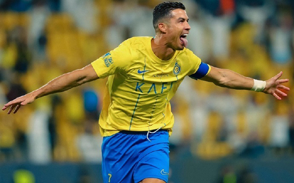 8.8分！C罗66次戴帽再创神迹，6年来首破50球大关