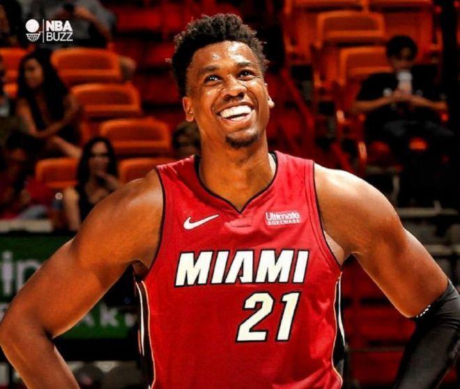 退役，12年生涯，“白边”怀特塞德赚了多少钱？大合同逼走韦德