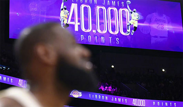 创六大历史第一！詹姆斯4万分里程悲 末节13分仍惨遭掘金横扫