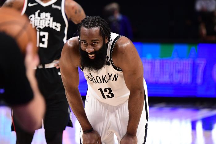 5702助！恭喜哈登破纪录，连超伯德韦德两大名宿，一神迹队史第二