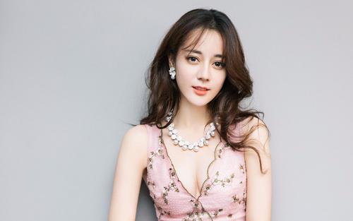 周琦、杨鸣表态，股价下跌4%、6%的耐克和阿迪达斯分别损失多少？