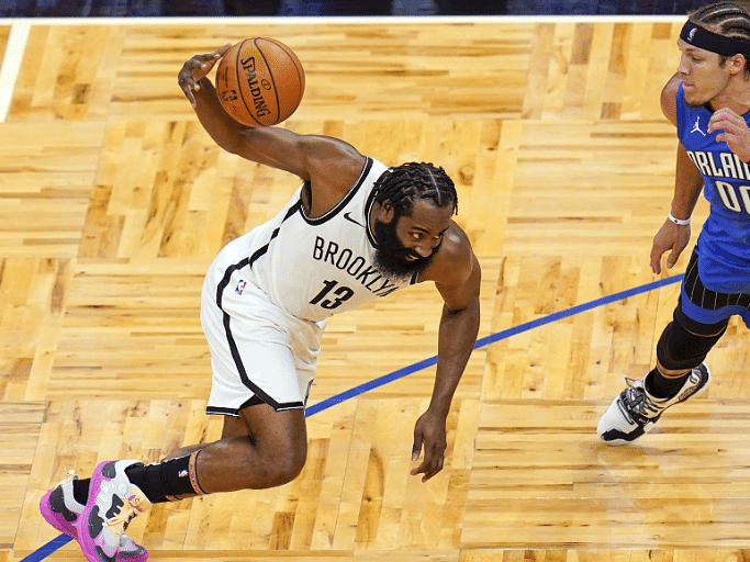 同样是缺了8000万美元的阵容，为啥篮网光赢球，湖人总输球？