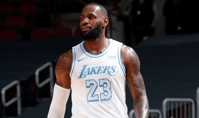 853胜！詹姆斯对阵老东家冲击新里程碑，湖人射手三分数逼近纳什