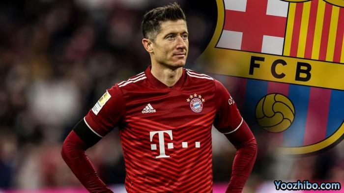 波兰媒体称莱万与巴萨签约3年，法尔克辟谣：假的