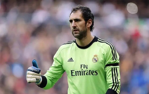 官方：42岁西班牙前国门迭戈-洛佩斯宣布退役 曾效力皇马、米兰