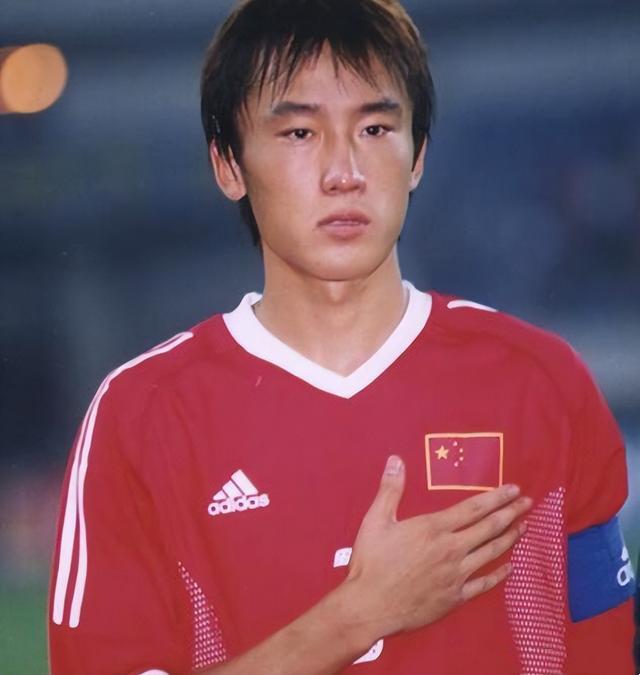 满是沧桑，40岁杜威罕见露面，远赴美国学习，新岗位年薪7万