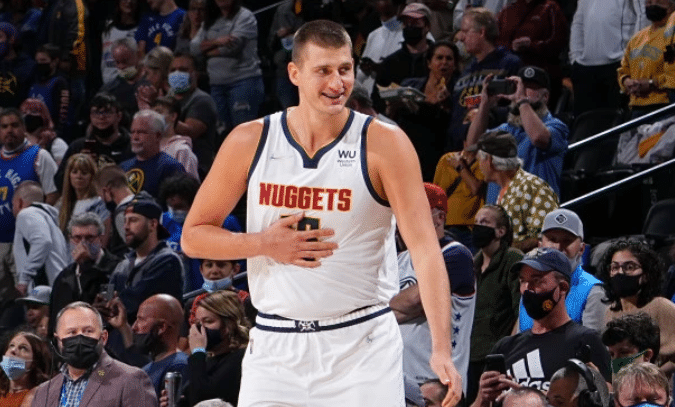 30笔签约达成！约基奇比尔5年顶薪创历史 湖人签回悍将76人连签3人