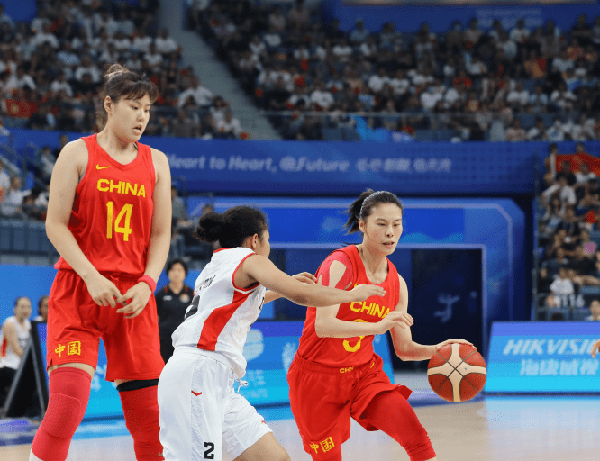 中国女篮101-52大胜印尼女篮 李月汝22+10 李梦18分