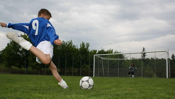 足球射门技巧有什么?足球射门基本功怎么练?