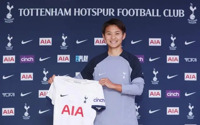官宣：中国女足球员王霜加盟热刺 她将身穿77号球衣