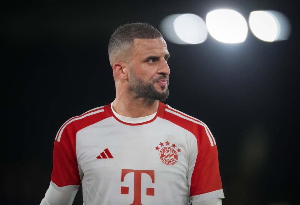 6年14冠！曝曼城33岁功勋告知瓜帅要走，与拜仁达协议，签约2+1年