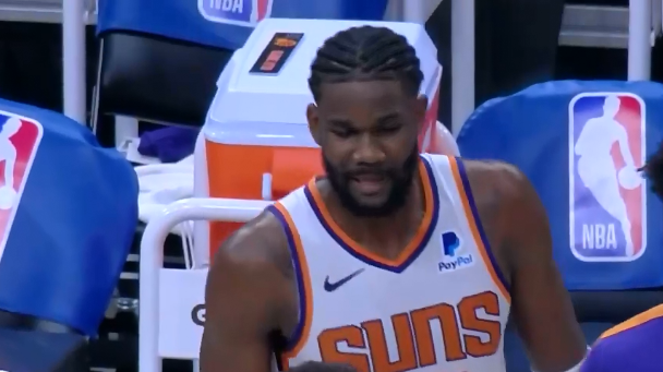 艾顿：队友们相信我能护好筐 相互沟通十分重要