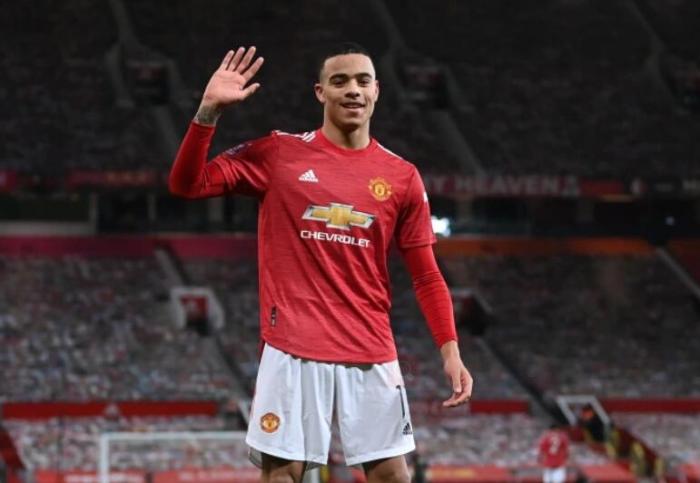 曼联小王终结最长进球荒！对手尖叫无碍冷静射门，卡瓦尼给他建议