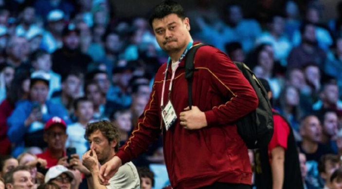 姚明处境艰难，宫鲁鸣主导中国男篮新征程