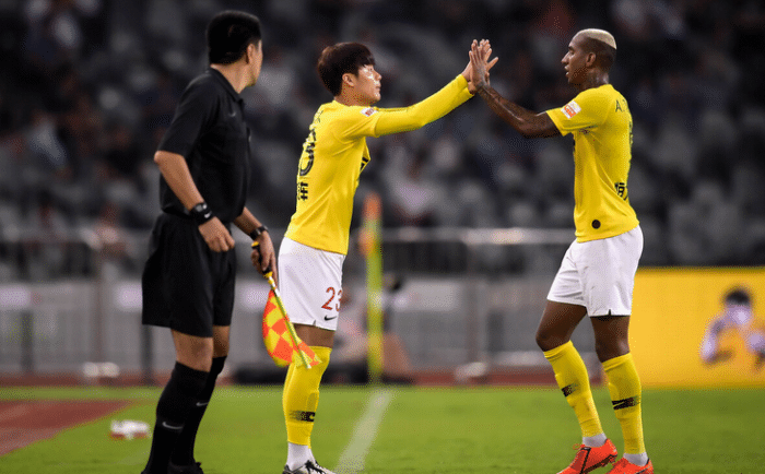 突发官宣！26岁恒大一冠中卫正式转会，两位置全能，巅峰值1393万