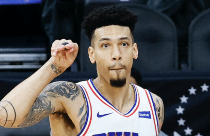 对不起！丹尼格林9记三分平队史纪录！7中0后创生涯新高