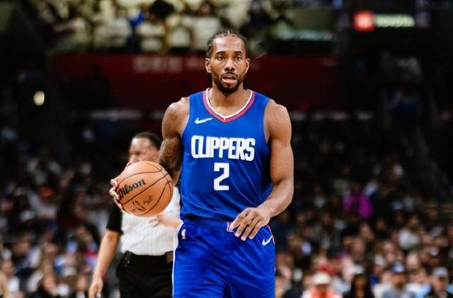 FMVP天神下凡连拿14分！全场沸腾如夺冠 快船轰22-0大逆转