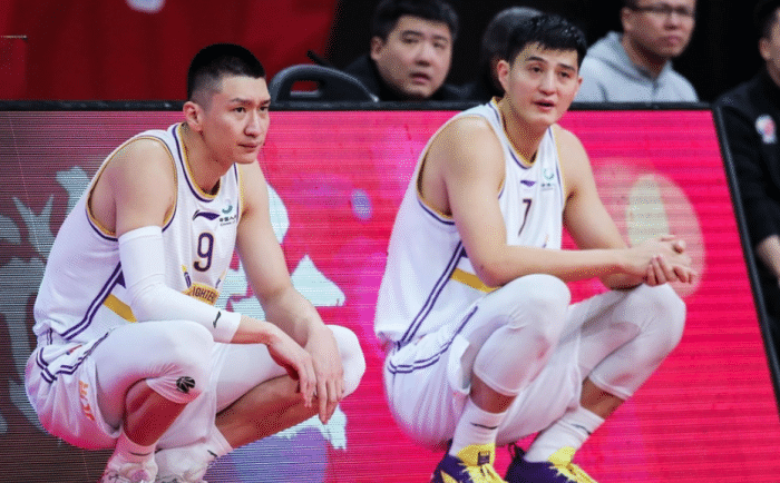 CBA土豪队狂输26分！6连胜后连遭惨败，外援废人动作惹争议