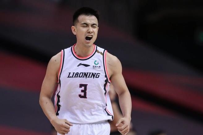 赵继伟续约陷僵局，名记曝周琦年龄造假，李凯尔归化筹码曝光