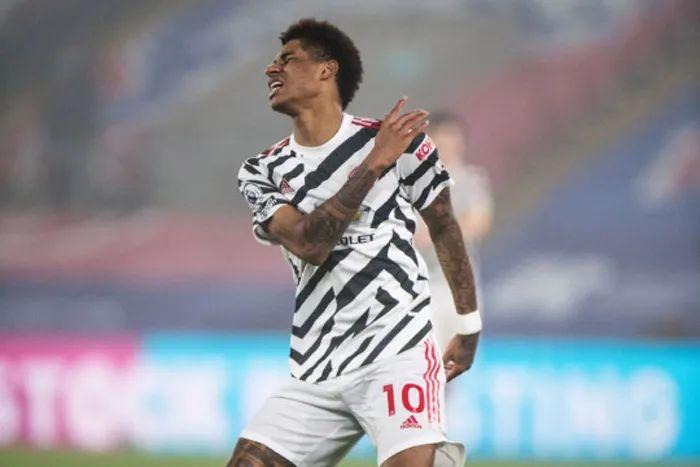 曼联妖星带伤作战恐面临手术，队友为之叹服！索帅场场用他遭质疑