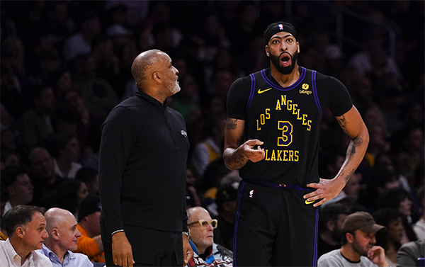 1胜3负！湖人夺冠后太拉胯，升冠军旗也无用，跌至西部第八