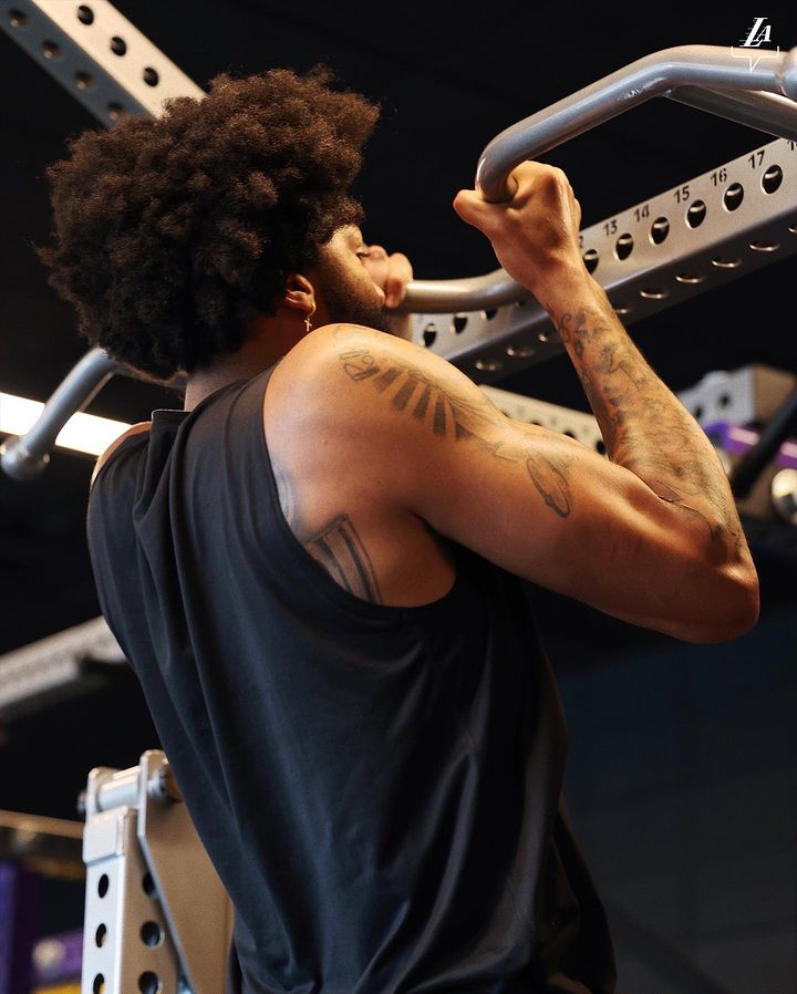 湖人官方晒浓眉训练照！15次背靠背+两次6连客 难度明显高于上赛季