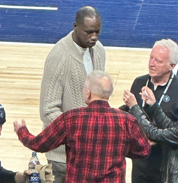 NBA年仅33岁中锋退役：留在马刺工作 协助管理层指导文班亚马