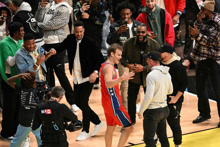 1米88扣篮王有多疯狂？轰动全美征服众星 韦德老婆表情太抢戏