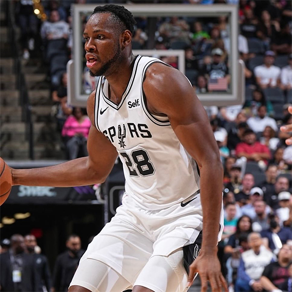 马刺续约巴锡和马穆 新赛季欲在保罗文班带领下重返季后赛