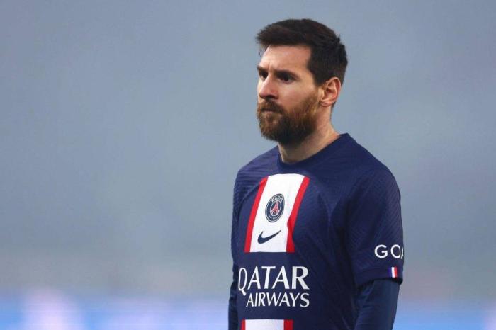 曝梅西对回归巴萨想法兴奋！无视4亿欧肥约，拉总只愿开1千万年薪