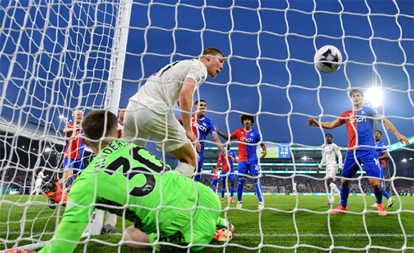 滕哈格为0-4惨败水晶宫甩锅：曼联伤了整条后防，我仍是最佳主帅