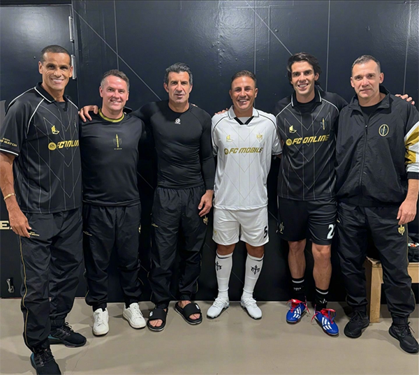 44岁欧文晒金球先生合影引感慨，球迷忆梅罗时代前王者