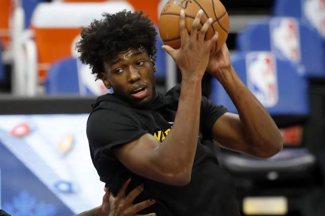 没眼看！NBA昔日榜眼首秀，108秒3犯瞬间换下，主场球迷无奈