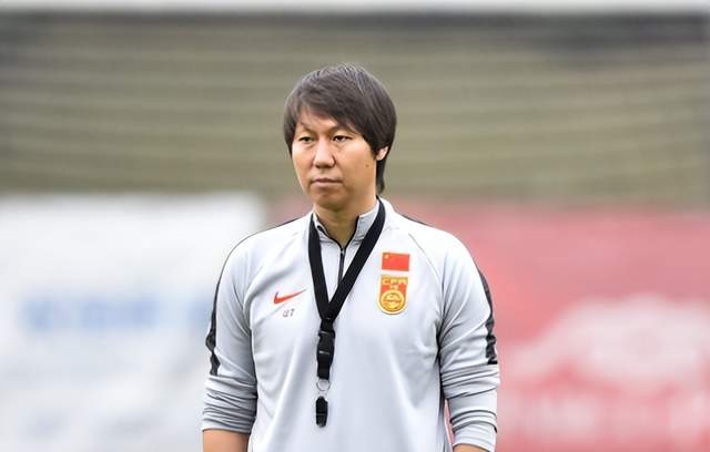 李铁灾难继续发酵！中超半数球队难逃降级，职业联赛恐分崩离析