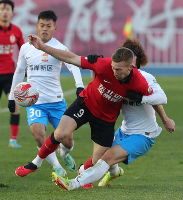 中超罕见奇景：仅剩两轮七队保级，榜尾四队仅差四分