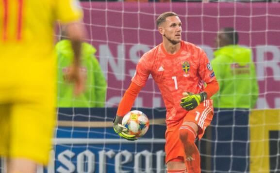 每日邮报: 埃弗顿门将奥尔森遭遇入室抢劫