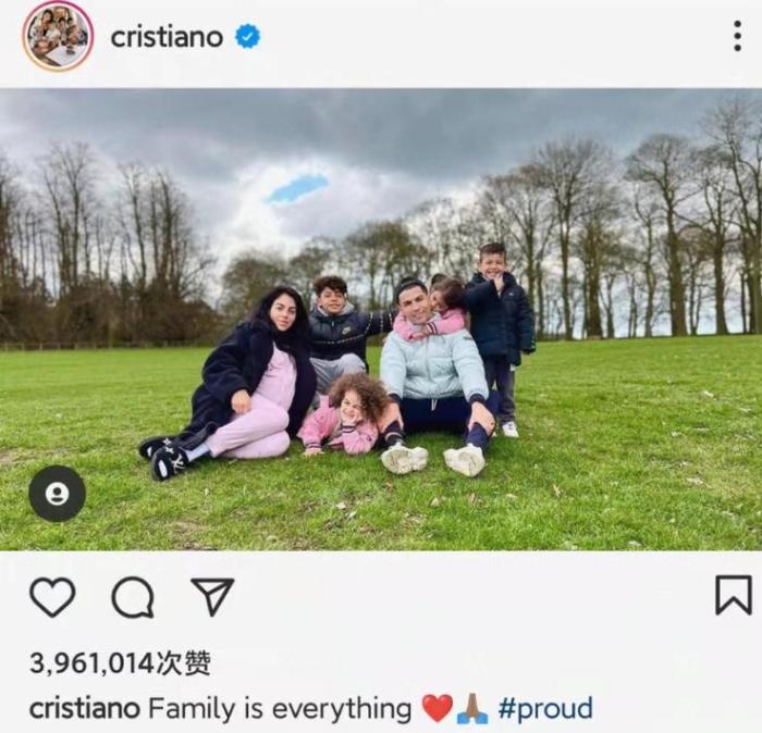 一家六口！C罗晒全家福：家庭就是一切