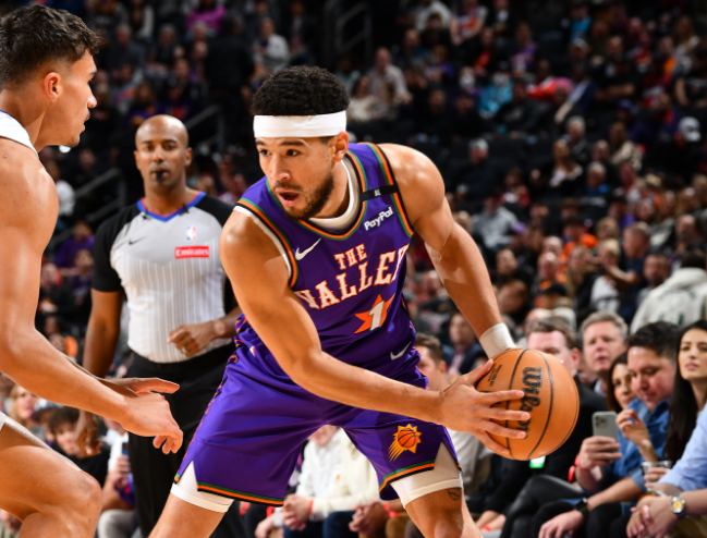 布克这场比赛得分少，三分糟糕，太阳四连败，杜兰特伤停后战绩不忍直视呀！