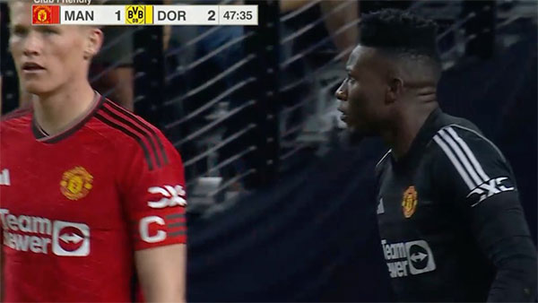 马奎尔被剥夺队长后再遭羞辱！曼联新门神朝他怒吼，队友沉默