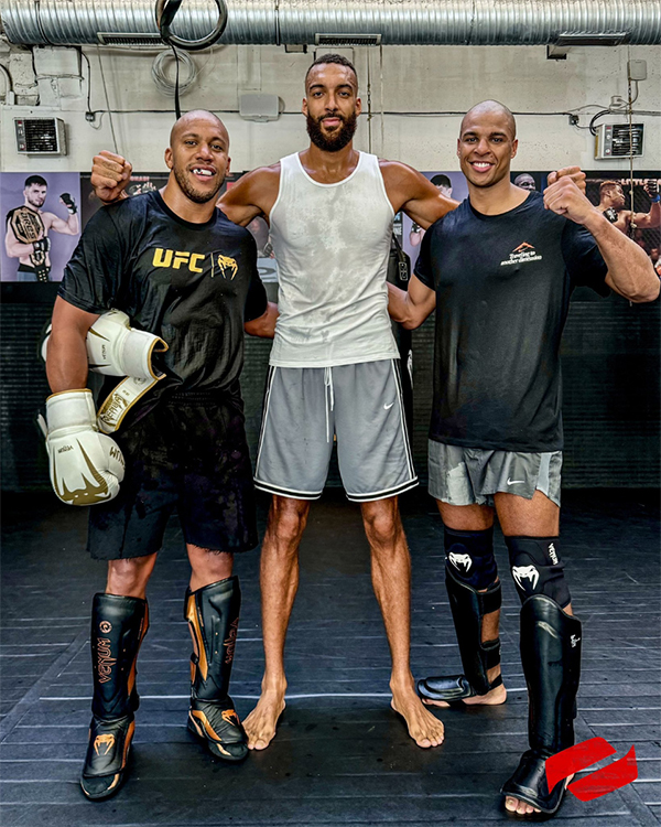 戈贝尔苦练拳击引关注，尼克杨调侃欲助其向格林和阿里纳斯复仇