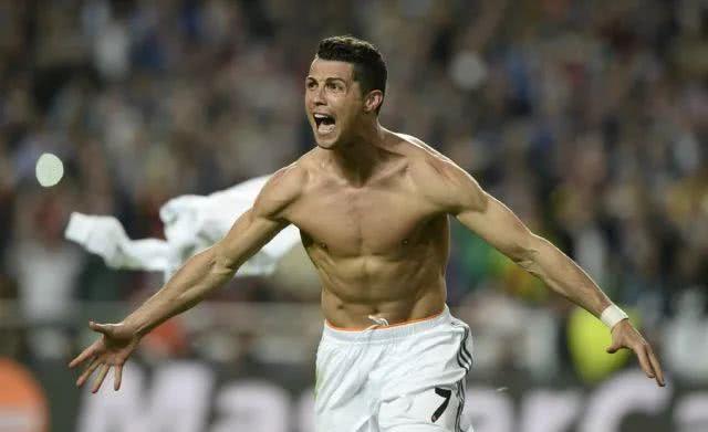 其实C罗在<a href=/zuqiuzhibo/realmadrid/ target=_blank class=infotextkey>皇马</a>的时候肌肉就已经呈现巅峰