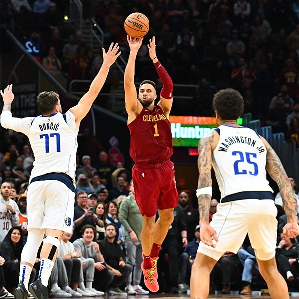 独行侠众将回应被绝杀！东契奇主动担责 欧文直言人生首次被如此绝杀