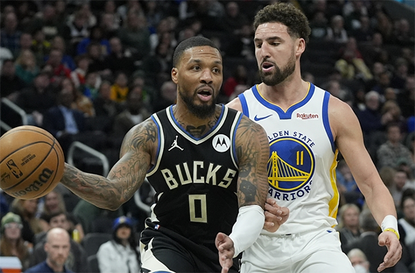 雄鹿三巨头84分击退勇士！字母暴扣杀死比赛 库里轮休克莱23中7里程悲